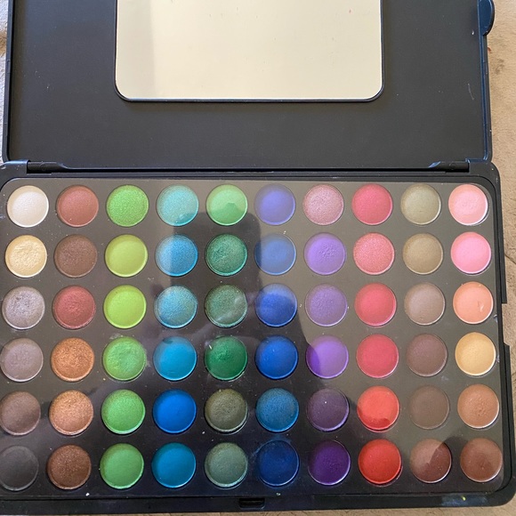 BH cosmetics 120 Eyeshadow Palette - Picture 4 of 8